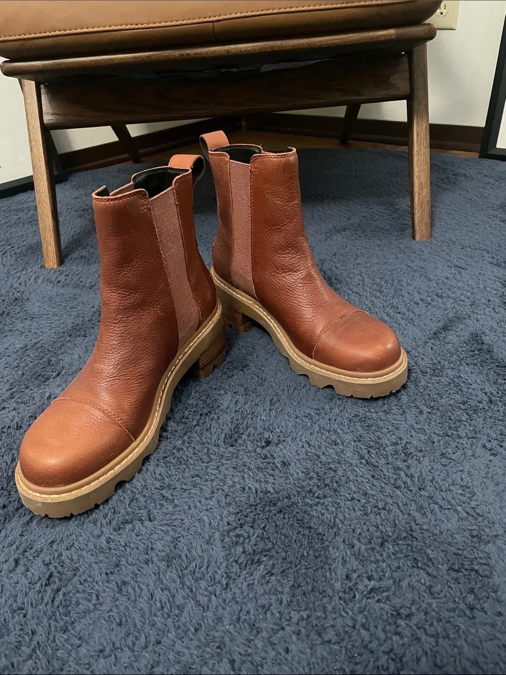 Like new! Only worn once. Sorel Women's Tan Leather Lug Sole Chelsea Booties